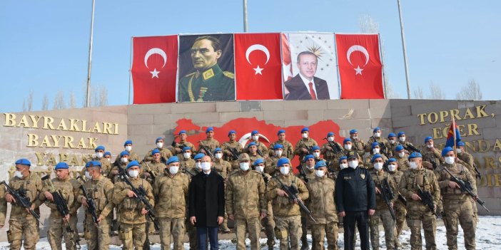 Türk komandoları Afrin'e uğurlandı