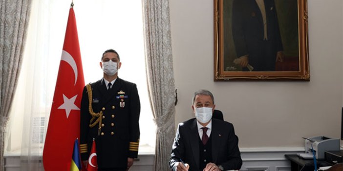Bakan Akar, Türkiye'nin Bükreş Büyükelçiliği'ni ziyaret etti
