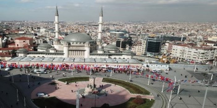 Taksim cami'sinde sona doğru. Havadan görüntülendi