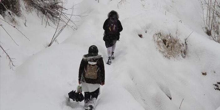 Denizli Çameli'nde eğitime 1 gün ara verildi. Kar kalınlığı 30 santimetreye ulaştı