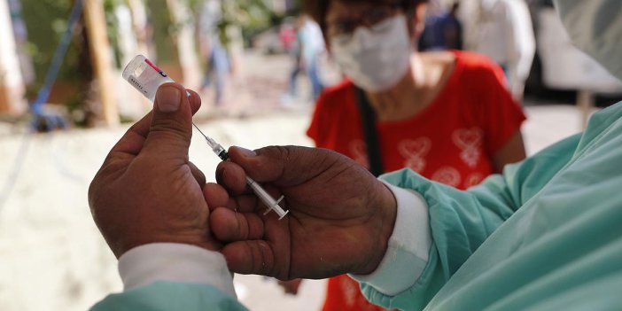 Çin’den Pakistan’a 500 bin doz aşı hibesi