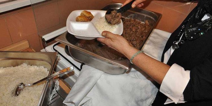 Vaka sayılarında ilk sırada yer alan Samsun'da taziye evinde yemek yiyen 21 kişide korona virüs çıktı