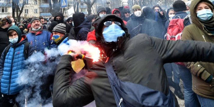 Ukrayna'da sokaklar karıştı