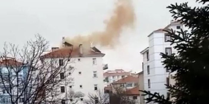 Ankara'da apartmanın çatısına yıldırım düştü