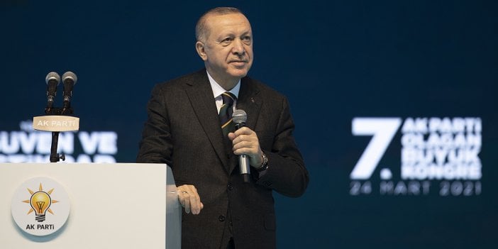 Cumhurbaşkanı Erdoğan yeniden genel başkan seçildi