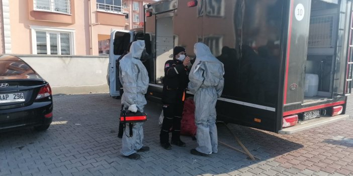 Sakarya'da kimyasal gaz paniği. Hastaneye giriş çıkışlar kapatıldı. 2'si polis 12 kişi zehirlendi