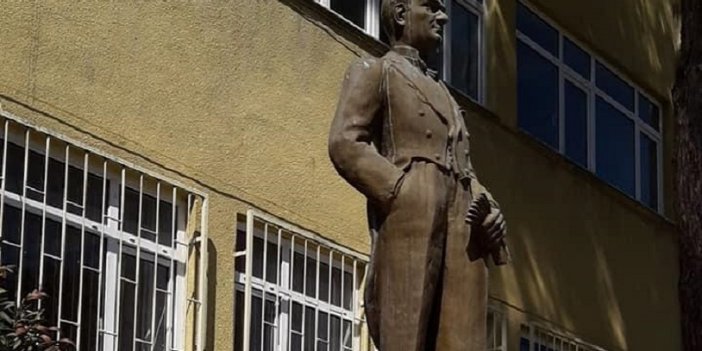 Büyük önder Atatürk'ün Tekirdağ'daki heykeline alçak saldırı