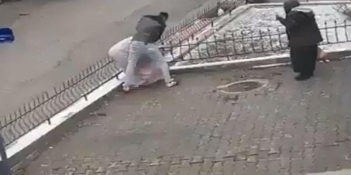 Ankara'da sokak ortasında kadını döven genç suç makinası çıktı