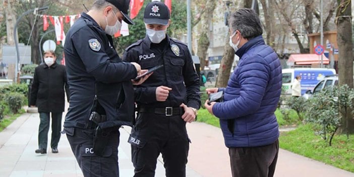 Tekrar kapanmaya giderken kırmızıya dönen  şehir açılıyor. Hamam, sauna, masaj salonu, yüzme havuzu, halı saha hepsi birden