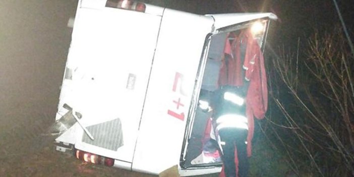 Sivas'ta otobüs devrildi: 21 yaralı
