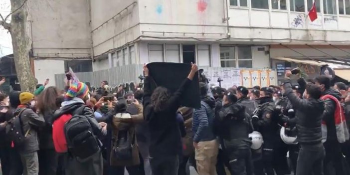 Kadıköy’deki Boğaziçi protestosuna polis müdahalesi