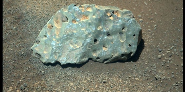 NASA şaştı kaldı! Perseverance uzay aracı Mars’ta gizemli kaya buldu