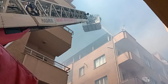 Kocaeli'de terasta mangal keyfi çatıyı yaktı