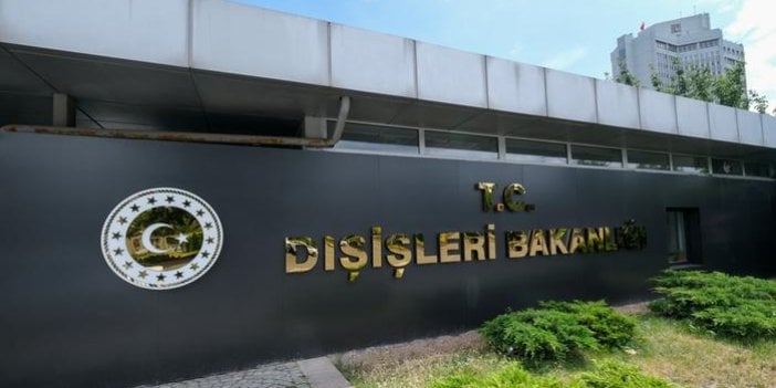 Bildirinin ardından emekli amirallerin adlarını internet sitesinden sildiler