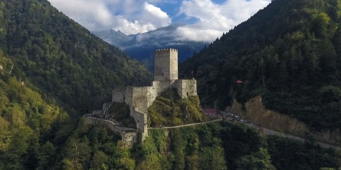 Türkiye'nin en ihtişamlı kalesi çöp yığınına döndü