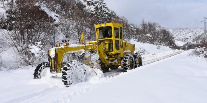 Karabük ve Düzce'de kardan kapanan köy yolları açıldı