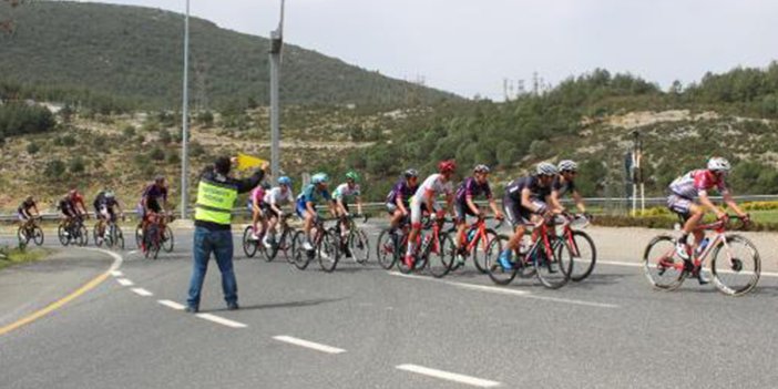 Muğla'da Cumhurbaşkanlığı Bisiklet Turu'na katılan sporculara yoğun ilgi