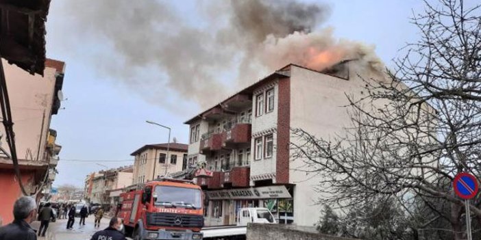 Bursa'da 4 katlı apartmanda yangın