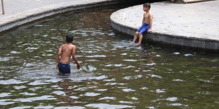 Sıcaklar artınca çocuklar Anzele suyunda serinledi