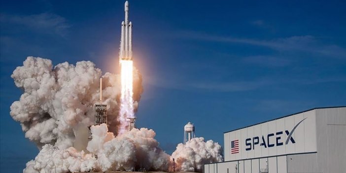 SpaceX Crew Dragon mekiğini uzaya fırlattı