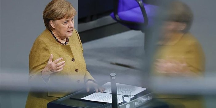 Almanya Başbakanı Merkel ifade verdi. Ülke tarihinin en büyük skandallarından biri