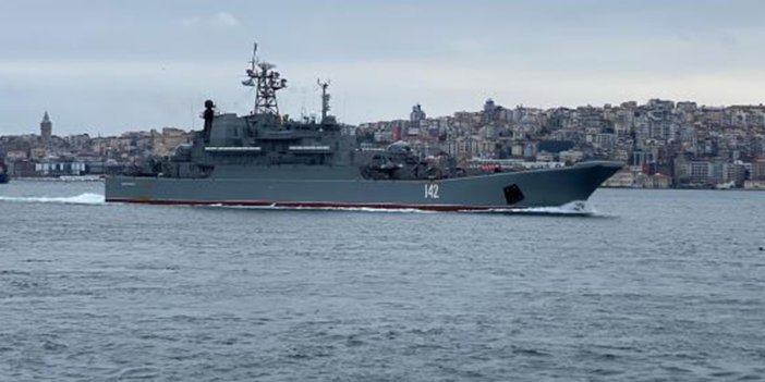 Rus Savaş Gemisi İstanbul Boğazı'ndan geçti
