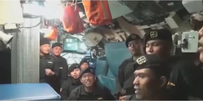 53 Endonezyalı denizaltıcının son görüntüleri. Ölüme ayrılık şarkısıyla gittiler