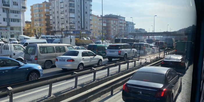 Bu nasıl tam kapanma. İstanbul'da trafik kilit