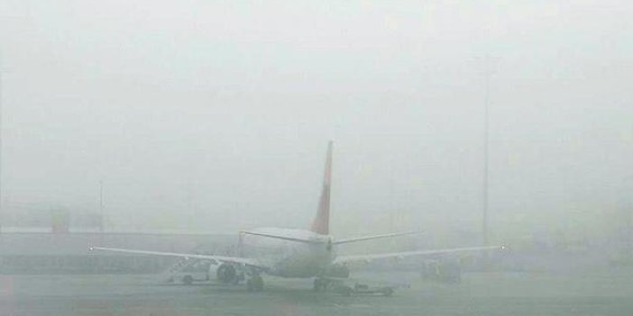 Bazı uçak seferlerine "sis" engeli