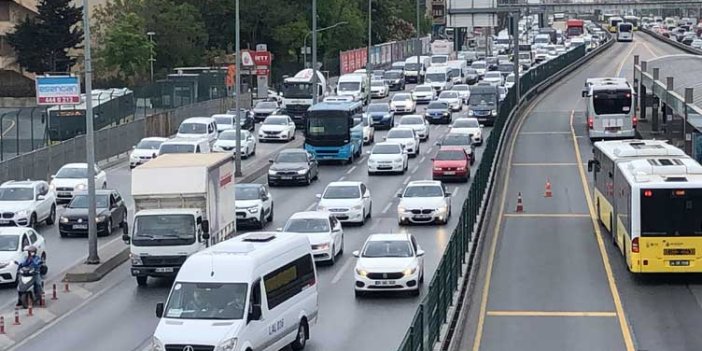İstanbul'da kapanmaya rağmen yoğun trafik 