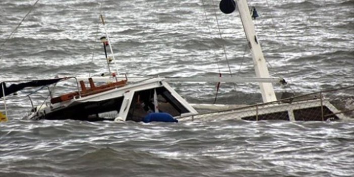 Tekne alabora oldu. En az 15 kişi hayatını kaybetti