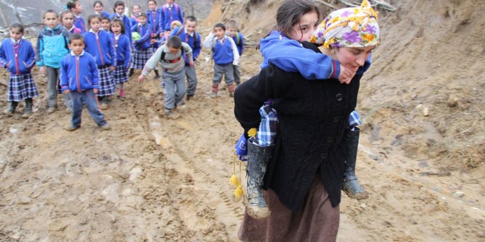 Dünyanın en fedakar anneleri Anadolu kadınının anneler günü kutlu olsun