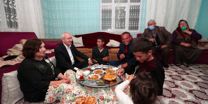 Kılıçdaroğlu, linç girişiminde kendisine evini açan aile ile buluştu