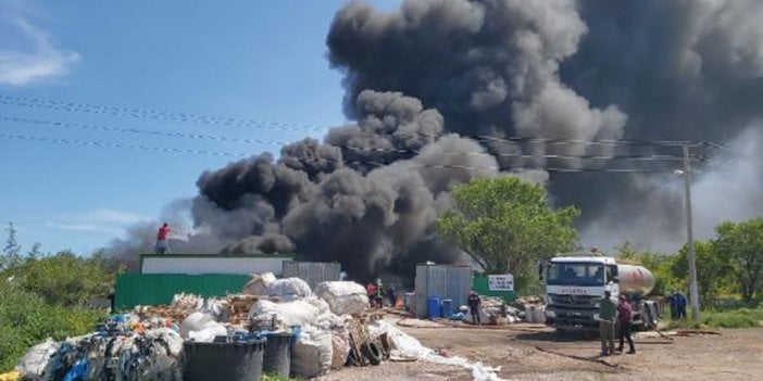 Çanakkale'de atık alım merkezinde yangın