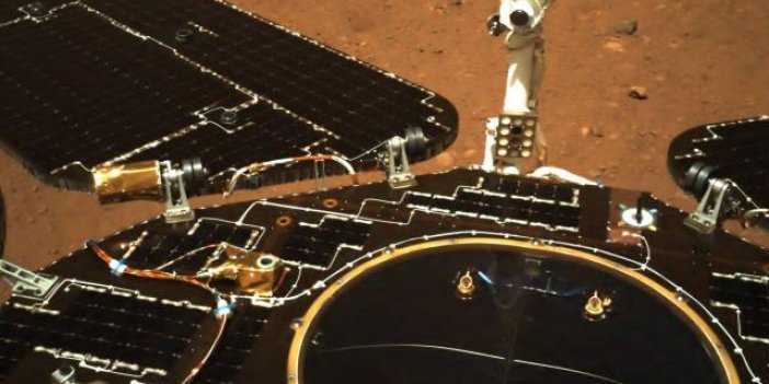 Çin uzay aracı Mars'tan ilk fotoğrafları gönderdi