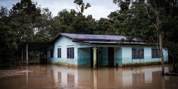 Malezya'da sel nedeniyle 5 binin üzerinde kişi tahliye edildi