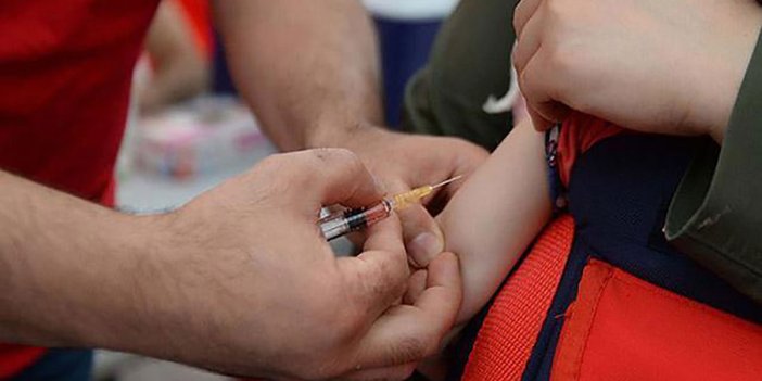 8 aylık bebeğe ikinci doz korona aşısı yapıldı