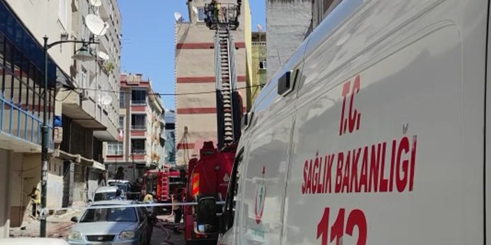 Zeytinburnu'nda 4 katlı binada yangın