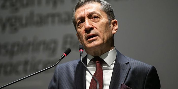 Cumhurbaşkanlığı'nda görevli Prof. Dr. Ömer Özyılmaz, Milli Eğitim Bakanı Ziya Selçuk’u 'beceriksizlikle' suçladı