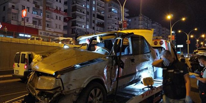 Diyarbakır'da 'makas' kazası: 2 ölü, 8 yaralı