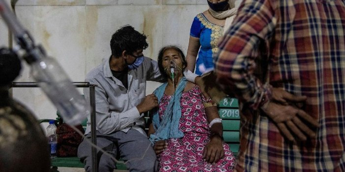 Hindistan'da koronadan can kaybı 322 bini aştı