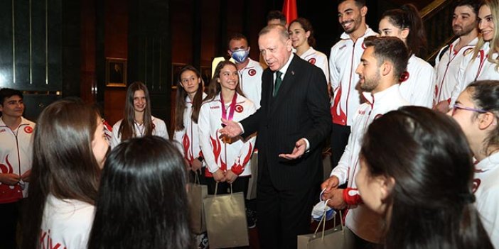 Erdoğan'dan cimnastikçilere: Madalyaları çaldırmayın