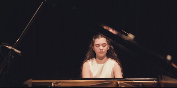 12 yaşındaki ödüllü piyanist Dünya Çevre Günü için çaldı