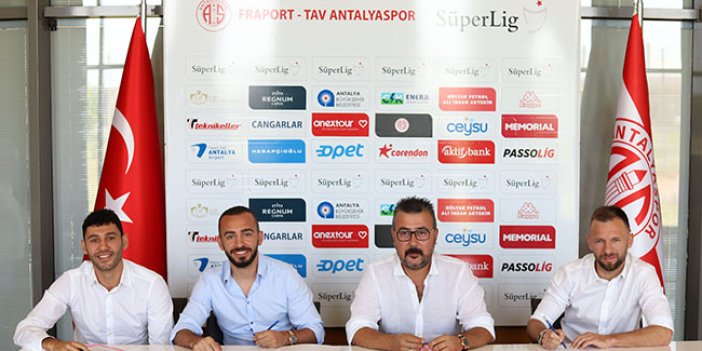 Antalyaspor 3 futbolcusuyla sözleşme yeniledi