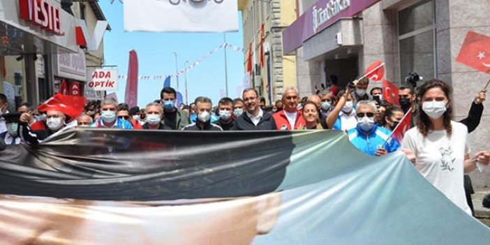Bakan Kasapoğlu 'Atatürk ve İstiklal Yolu Yürüyüşü'ne katıldı