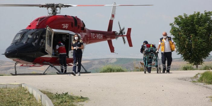 Kalp krizi geçiren hasta ambulans helikopterle hastaneye kaldırıldı