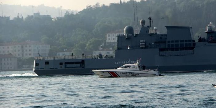 ​​​​Rus savaş gemileri peş peşe İstanbul Boğazı'ndan geçti