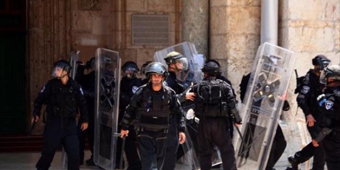 İsrail polisi Mescid-i Aksa’da Filistinlilere müdahale etti