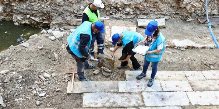 İzmir'de altyapı kazısında 300 yıllık bedesten bulundu