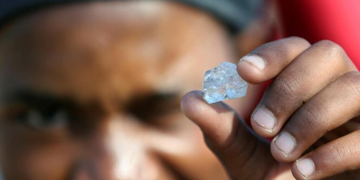 Güney Afrika'da elmas olduğu zannedilen taşların kuvars kristalleri olduğu belirlendi